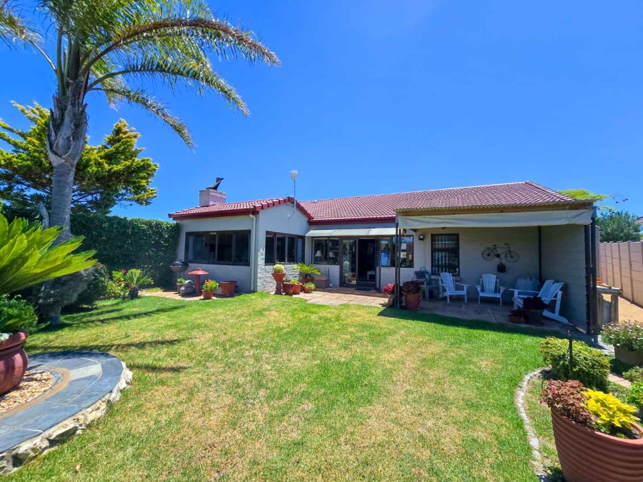 3 Bedroom Property for Sale in Stilbaai Wes Western Cape